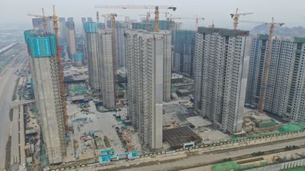 技術(shù)變革加速，山東最高裝配式住宅項(xiàng)目成功封頂引領(lǐng)房地產(chǎn)開發(fā)新趨勢